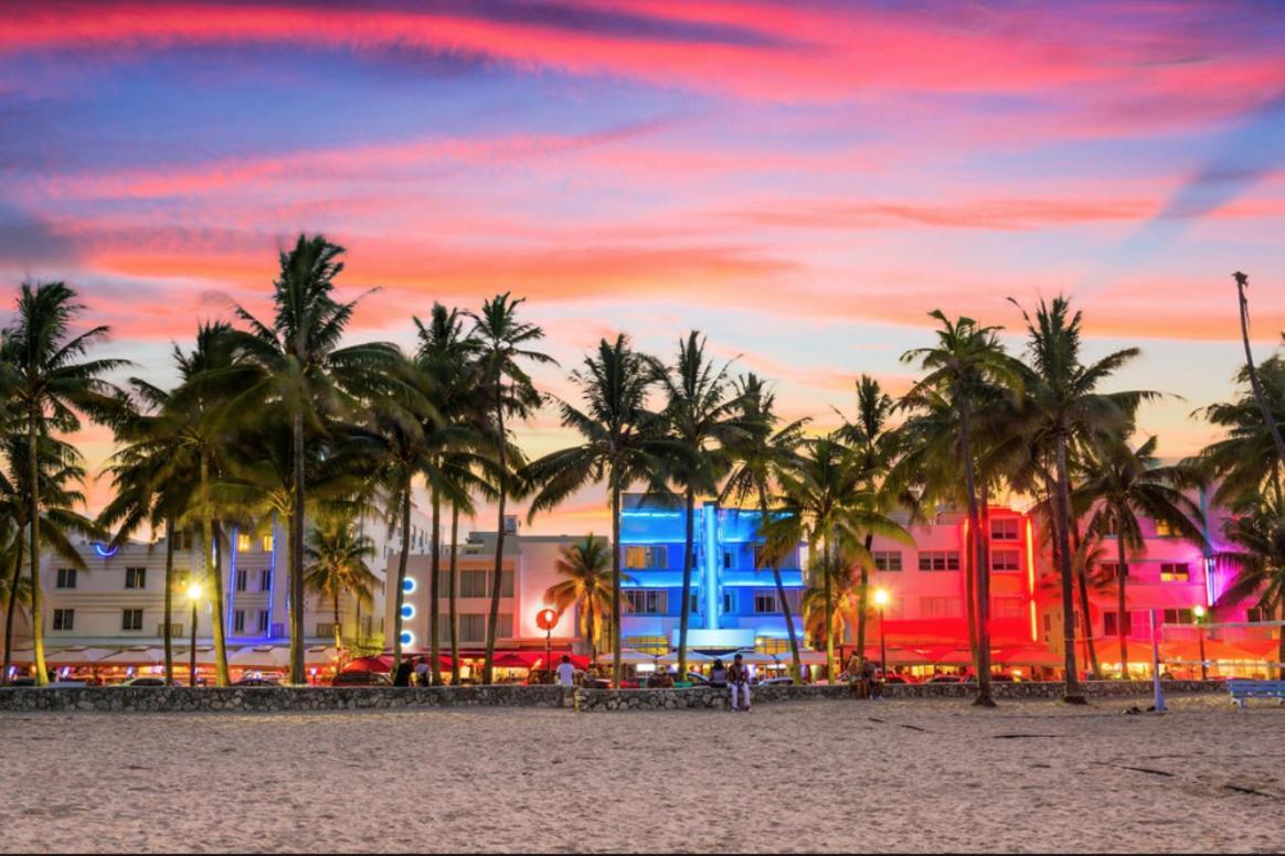 Snug Minimalist Full Bed With 50 Inch Smart Tv, Netflix, Airplay, Mini-Fridge, And 500 Mbps Wifi Near Fiu, Dolphin Mall, Airport Miami Kültér fotó
